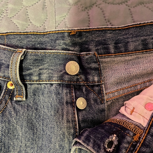 Levis 501 - Picture 2 of 5